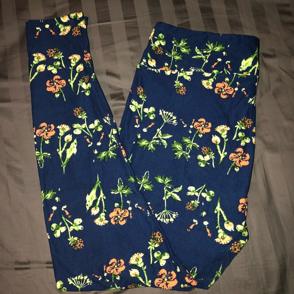 Navy Floral Lula Roe TC leggings